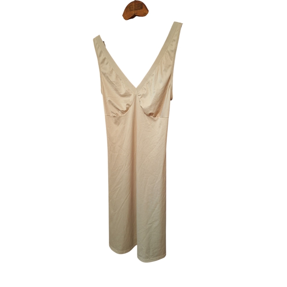 Vanity Fair Cream Beige Slip Ladies 34 Slimming Sexy Shapely Simple Lingerie